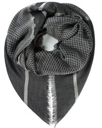 Женский темно-серый шарф с геометрическим рисунком от Chanel