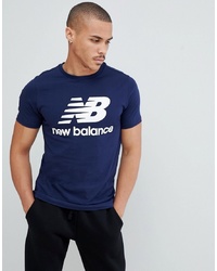 Мужская темно-сине-белая футболка с круглым вырезом с принтом от New Balance