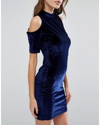 Темно-синее бархатное платье-футляр
