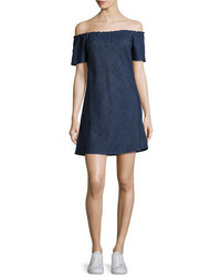 Темно-синее джинсовое платье с открытыми плечами