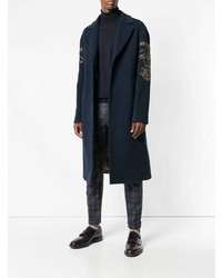 Темно-синее длинное пальто с вышивкой от Etro