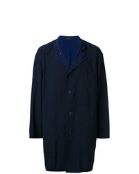Темно-синее длинное пальто от Issey Miyake