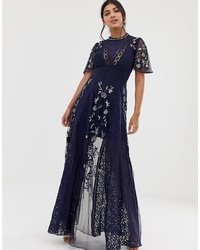 Темно-синее кружевное вечернее платье с вышивкой от Amelia Rose