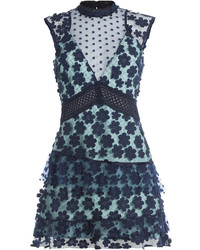 Темно-синее кружевное платье в горошек