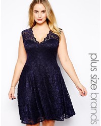 Темно-синее кружевное платье с плиссированной юбкой от Lipstick Boutique Plus
