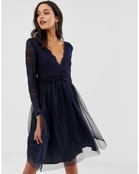 Темно-синее кружевное платье с пышной юбкой от Forever Unique