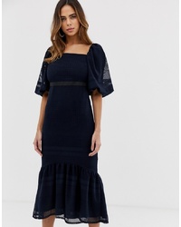 Темно-синее кружевное платье-футляр от ASOS DESIGN