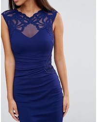 Темно-синее облегающее платье с вышивкой от Lipsy
