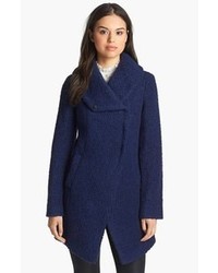 Темно-синее пальто букле