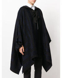 Темно-синее пальто-накидка от Alberta Ferretti