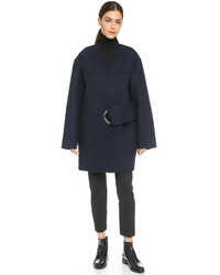 Женское темно-синее пальто от Jacquemus