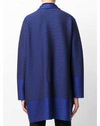 Женское темно-синее пальто от Issey Miyake