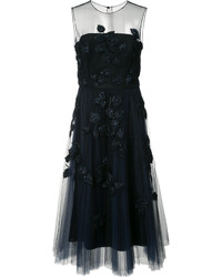 Темно-синее платье из фатина с вышивкой от Carolina Herrera