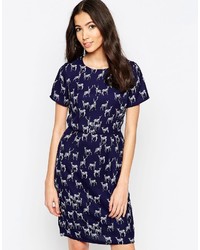 Темно-синее платье прямого кроя с принтом от Sugarhill Boutique