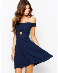 Темно-синее платье с плиссированной юбкой от Love