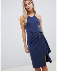Темно-синее платье-футляр от StyleStalker