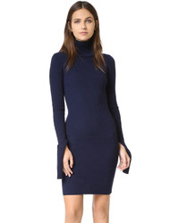 Темно-синее платье от Jacquemus