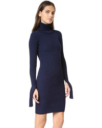 Темно-синее платье от Jacquemus