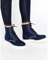 Женские темно-синие ботинки от Dr. Martens
