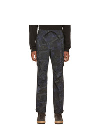 Темно-синие брюки карго с камуфляжным принтом