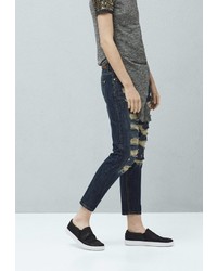 Темно-синие джинсы-бойфренды от Mango