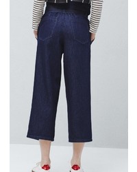 Темно-синие джинсы-клеш от Mango