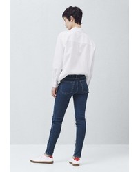 Темно-синие джинсы скинни от Mango