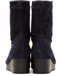 Темно-синие замшевые ботильоны от Robert Clergerie