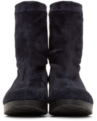 Темно-синие замшевые ботильоны от Robert Clergerie
