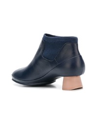 Темно-синие кожаные ботильоны от Camper