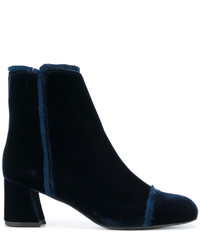 Женские темно-синие кожаные ботинки от Stuart Weitzman