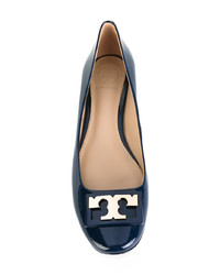 Темно-синие кожаные туфли от Tory Burch