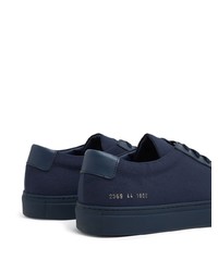 Мужские темно-синие низкие кеды от Common Projects