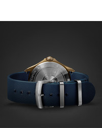 Мужские темно-синие резиновые часы от Baume & Mercier