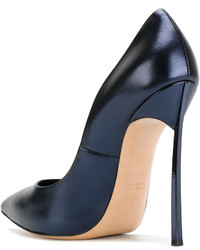 Темно-синие туфли от Casadei