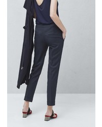 Темно-синие узкие брюки от Mango