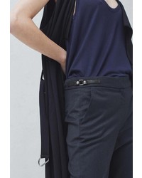 Темно-синие узкие брюки от Mango