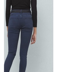 Темно-синие узкие брюки от Mango