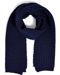 Темно-синий вязаный шарф
