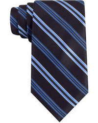 Темно-синий галстук в вертикальную полоску