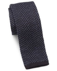 Темно-синий галстук с узором зигзаг