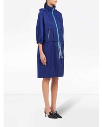 Женский темно-синий дождевик от Prada