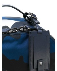 Мужской темно-синий кожаный рюкзак с камуфляжным принтом от Valentino