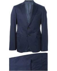 Темно-синий костюм от Armani Collezioni