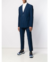 Темно-синий костюм от Prada