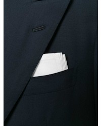 Темно-синий костюм от Kiton