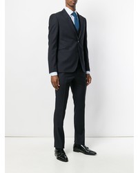 Темно-синий костюм от Tagliatore