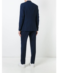 Темно-синий костюм от Isaia