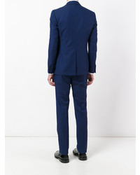 Темно-синий костюм от Lardini