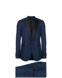 Темно-синий костюм от Lardini